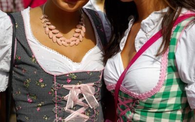 Wie trägt man Dirndl? | Das große Dirndl 1×1