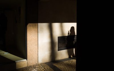 Selbstverteidigung bei Frauen | Dieses neuartige Spray speichert die DNA vom Täter